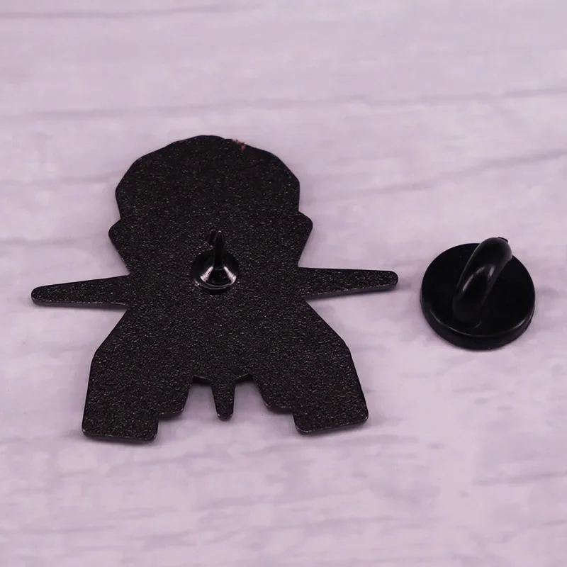 Broche Mazinger Z en cuivre avec fermoir papillon – Image 6